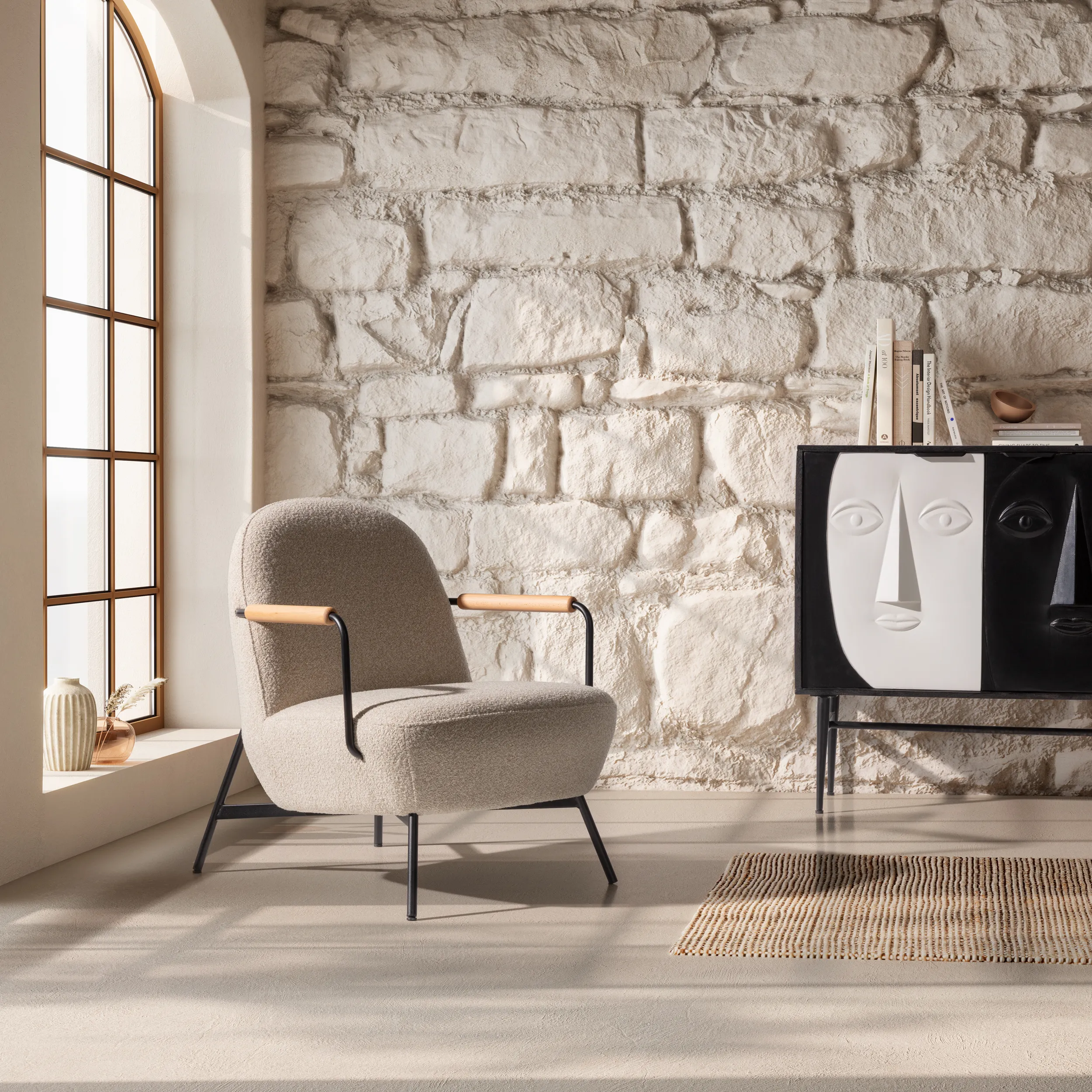SILLON REGI BEIGE-PATAS NEGRAS 1P-CAJA 1_risultato Sillón Regi Beige tapizado con reposabrazos y patas metálicas negras para salón o rincón de lectura