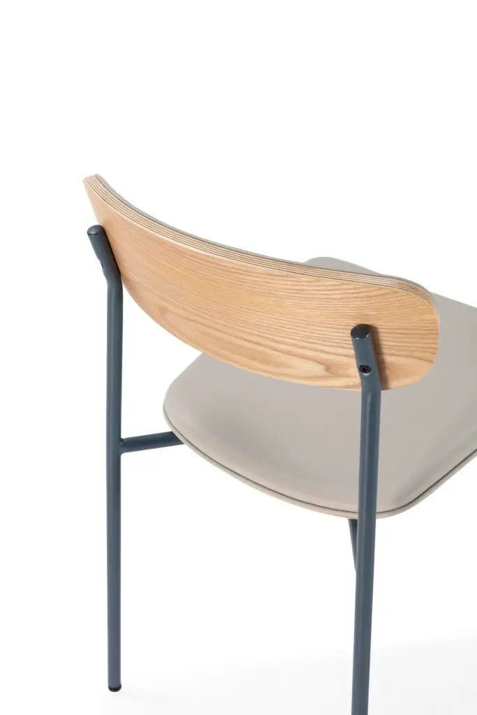 Silla Saula Beige:Pata Azul Oscuro 4