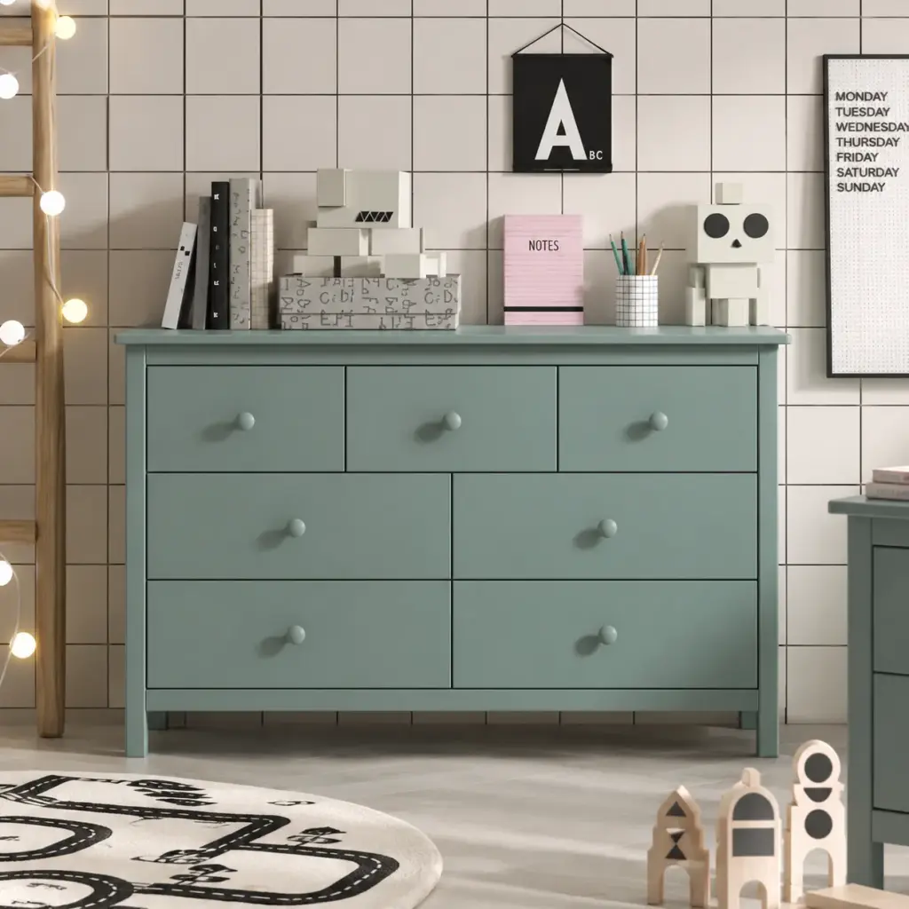 COMODA MAX 4+3C VERDE PETROLEO Cómoda Max de siete cajones en verde petróleo fabricada en madera de pino maciza