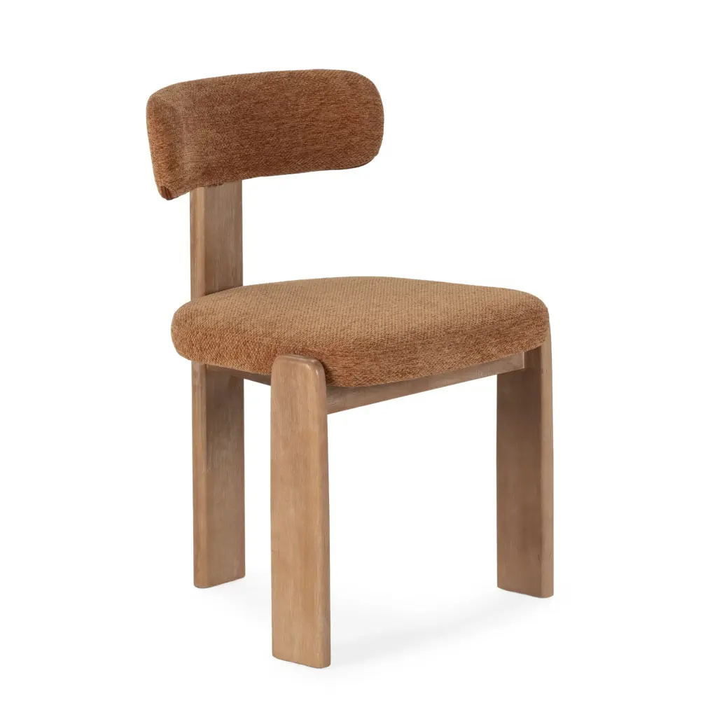 Silla Nadia con asiento y respaldo tapizados en color teja y estructura en acabado roble lavado. 2_risultato
