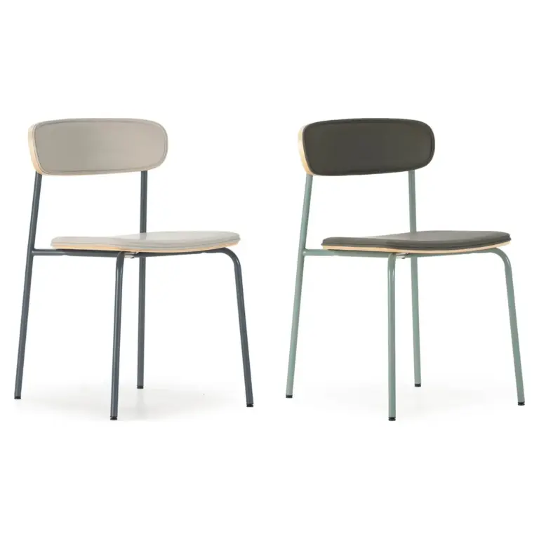 Silla de comedor Saula con respaldo de madera en Beige con patas azul oscuro y en Verde con patas gris azulado